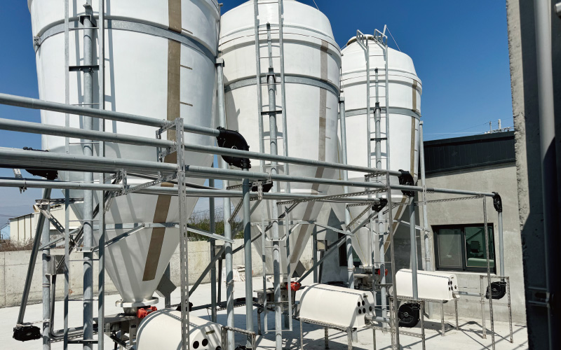 EMPEROR PENGUIN ENT.CO.,LTD. CASE - Nursery House