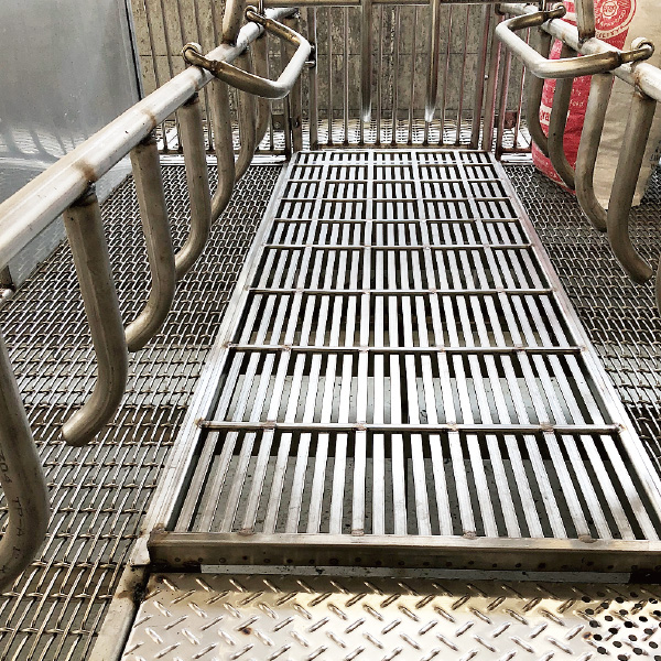 新型不鏽鋼三角尖錐型床面